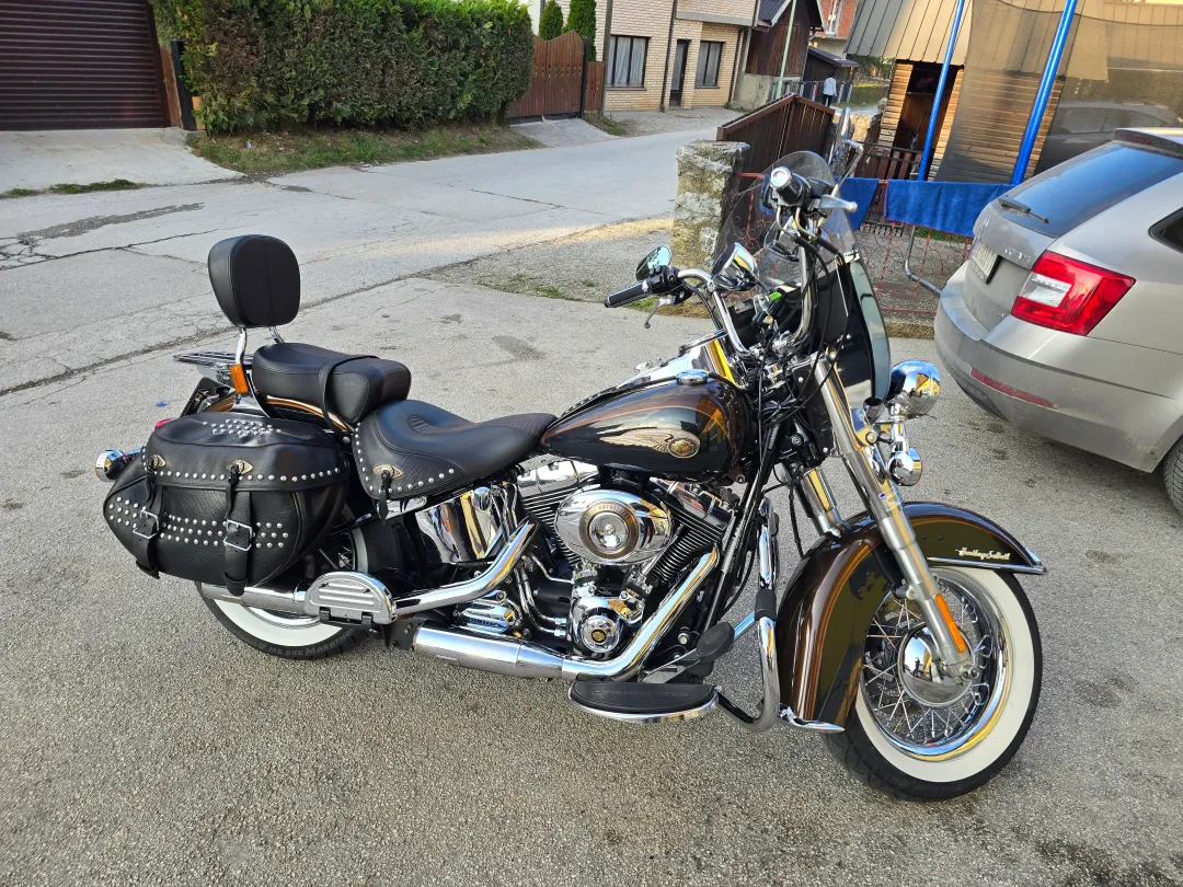 HARLEY-DAVIDSON Heritage Softail Classic 110th Anniversary 2013