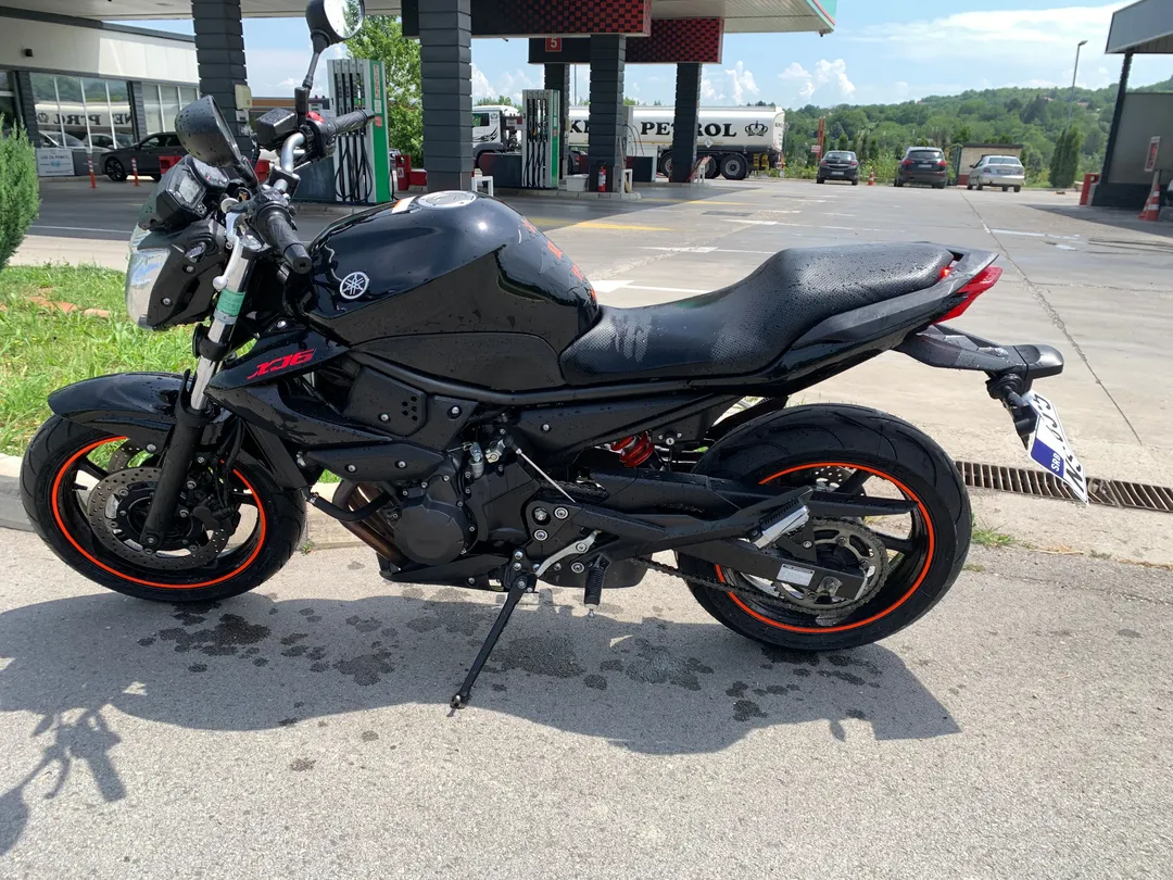 YAMAHA XJ6 N 2012