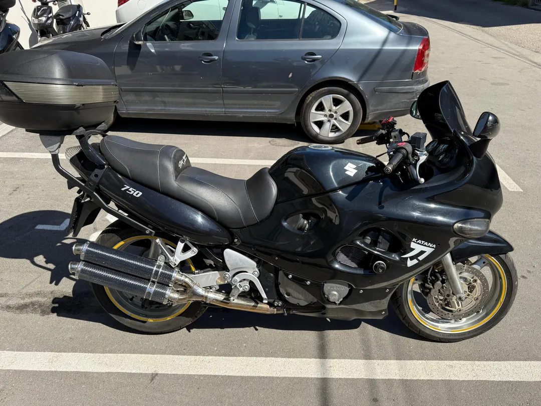 SUZUKI GSX-750F Katana 2002