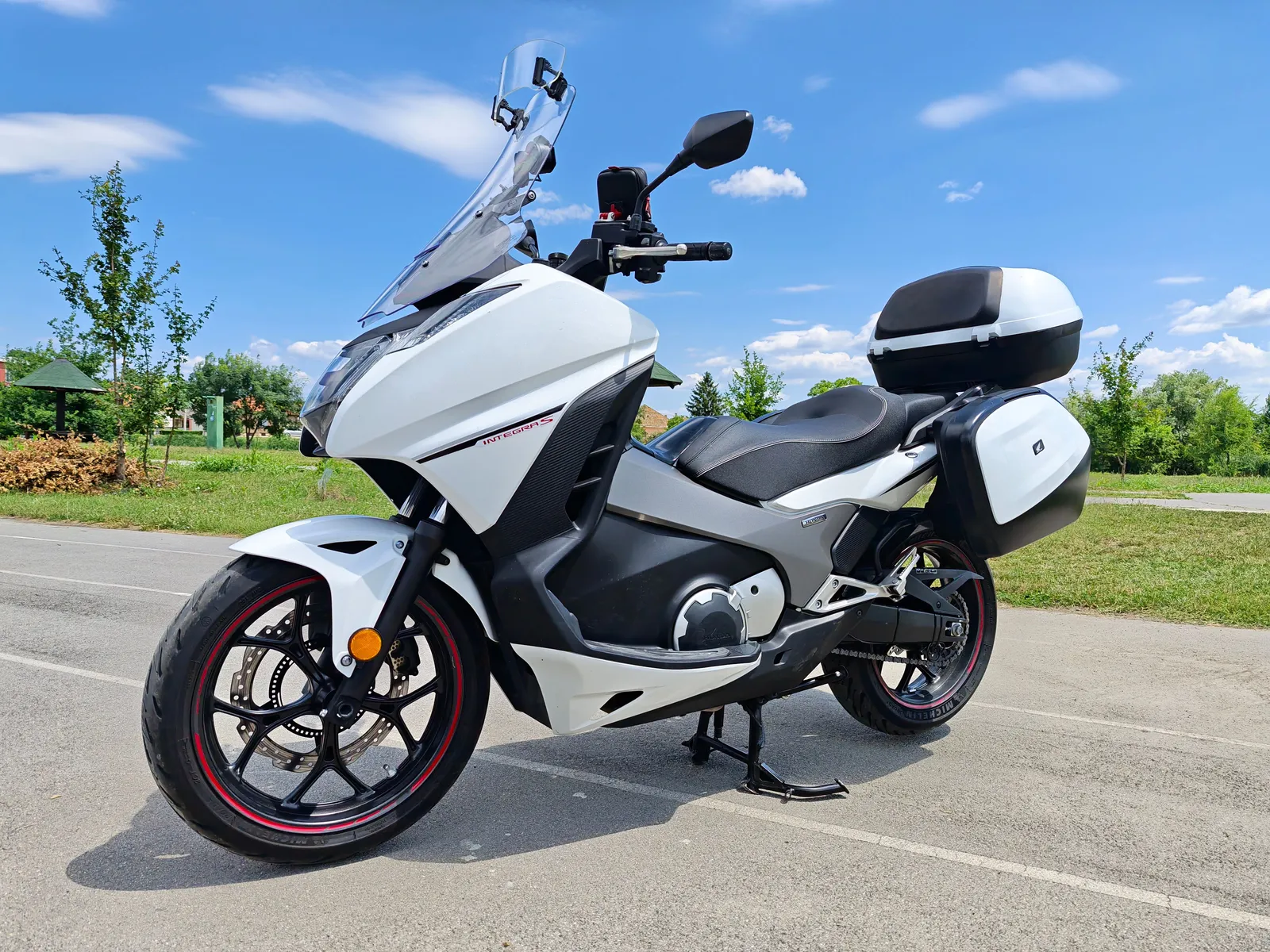 HONDA Integra 750s