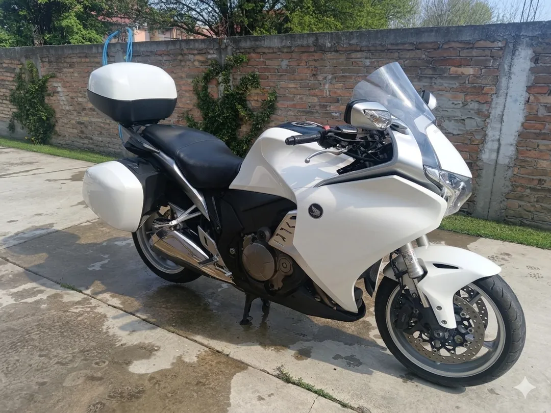 HONDA VFR1200F 2011