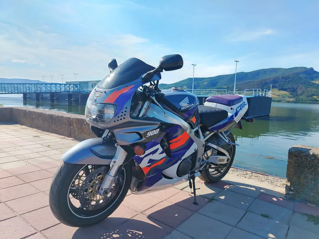 HONDA CBR900RR Fireblade 1996