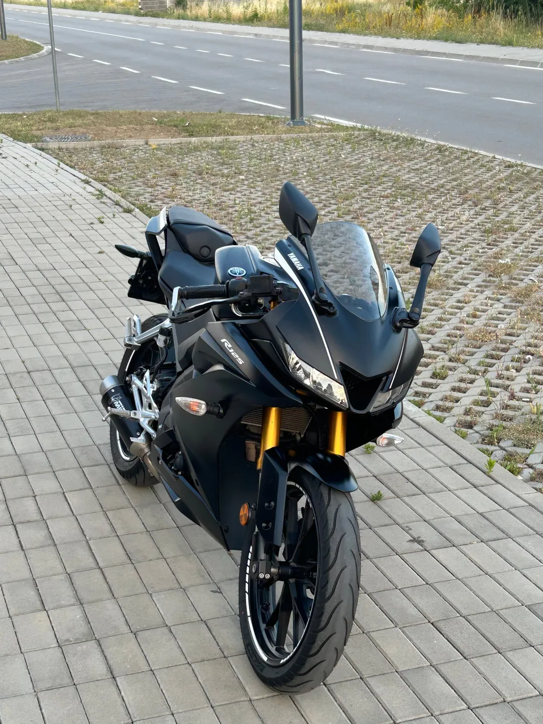 YAMAHA R125 2021