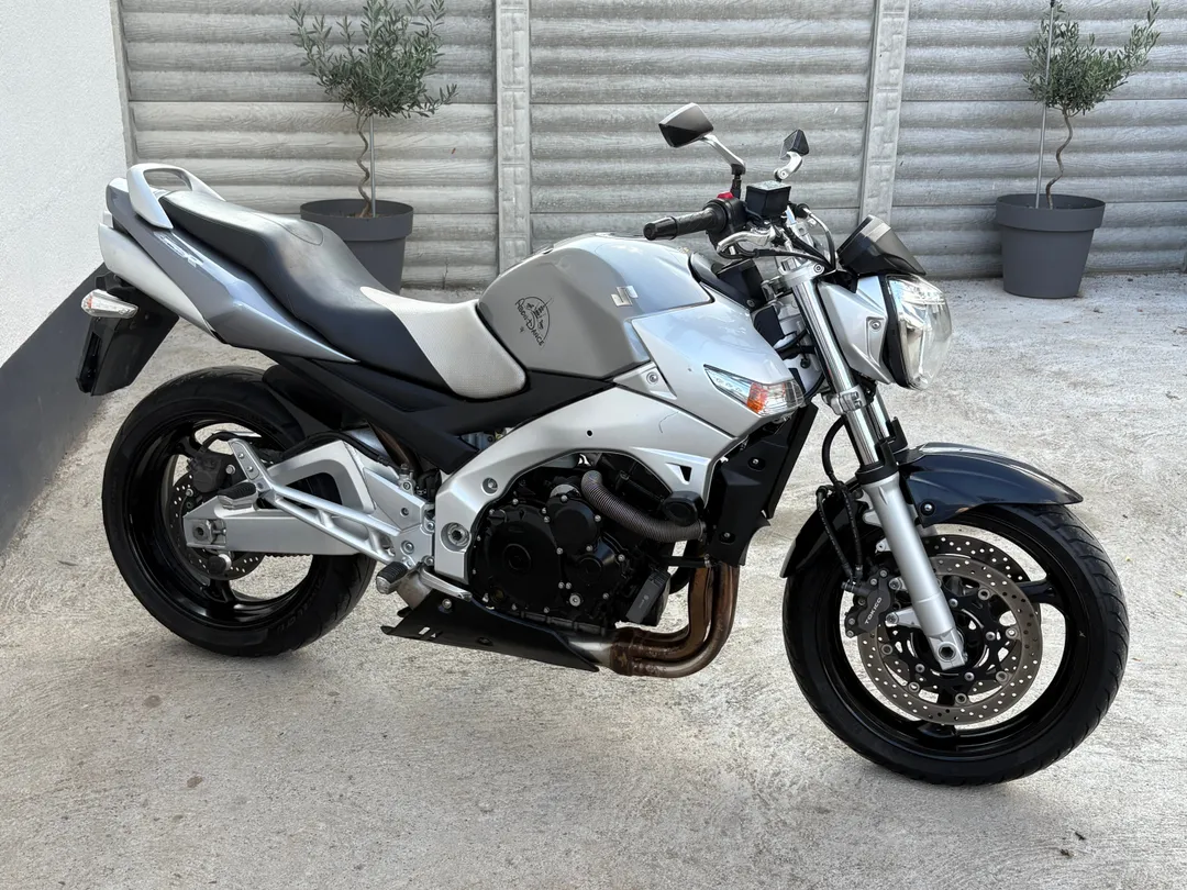 SUZUKI GSR 600 2007
