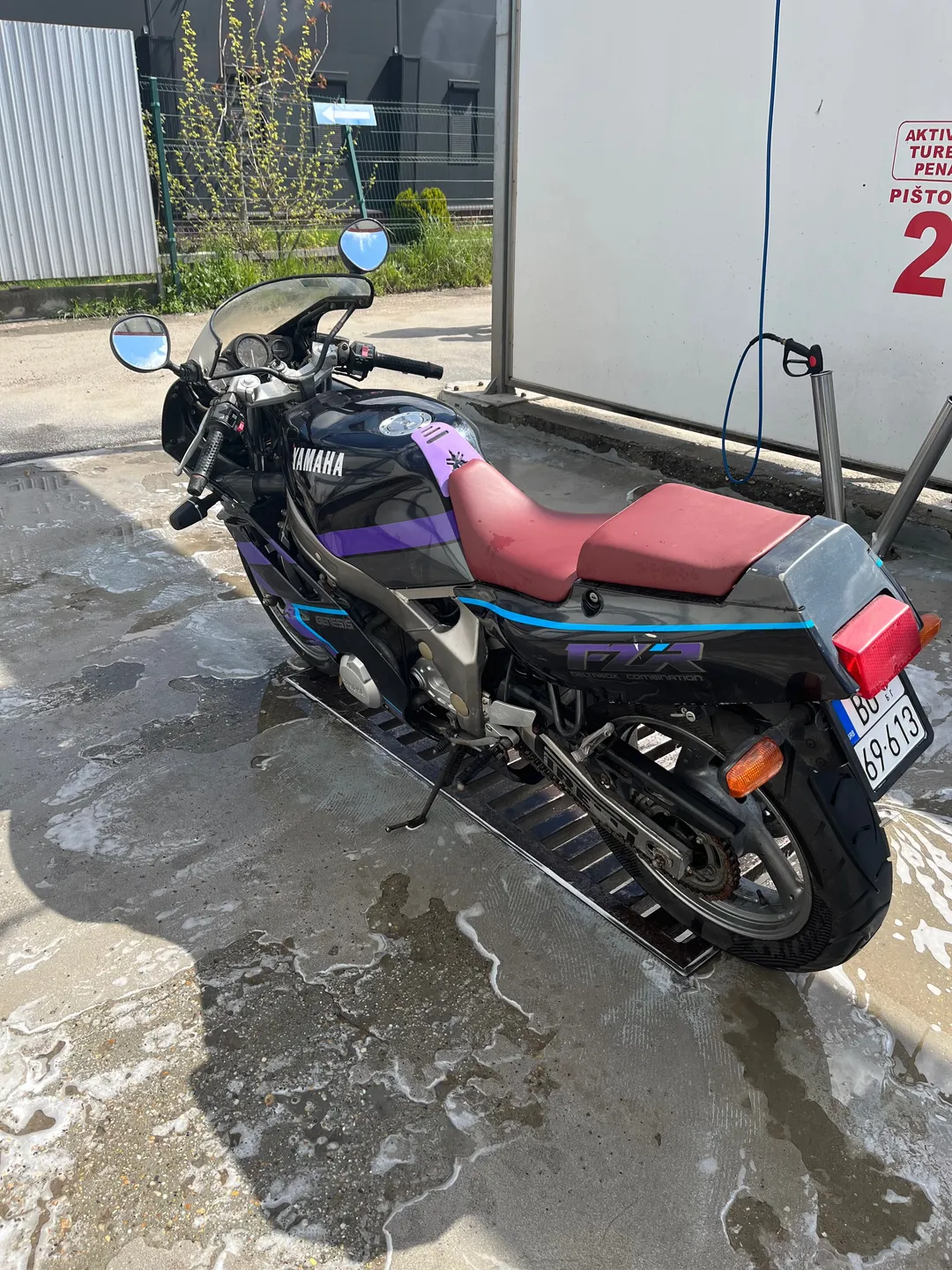 YAMAHA FZR 600 1992