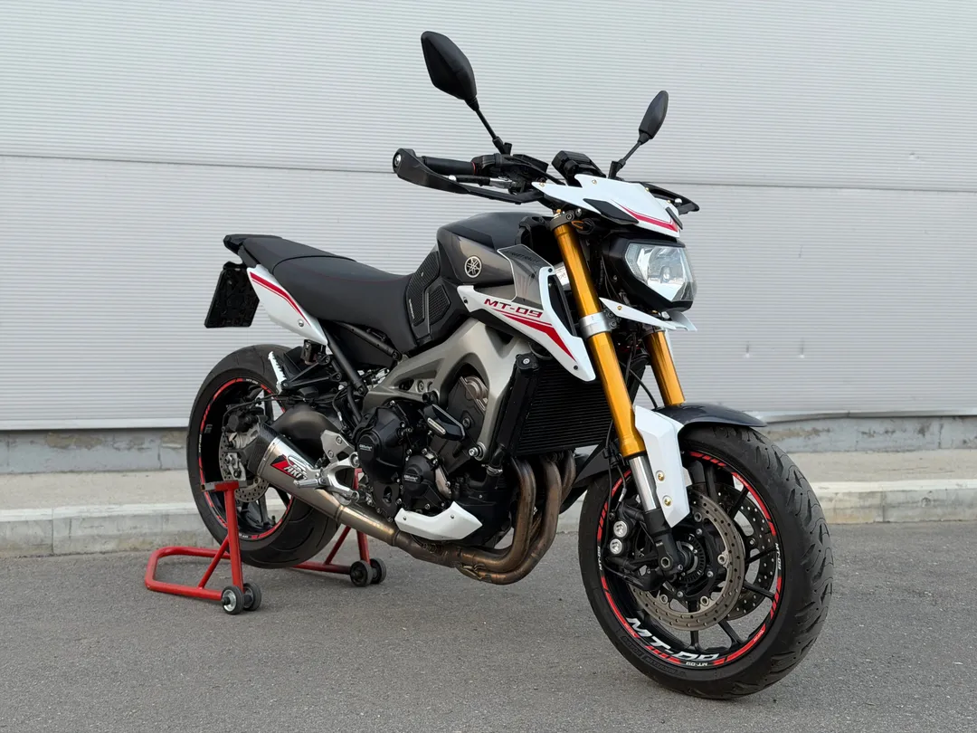 YAMAHA Mt 09 Street rally 2014