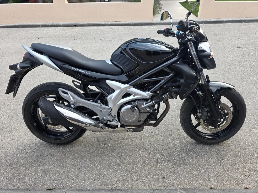 SUZUKI Gladius 2009