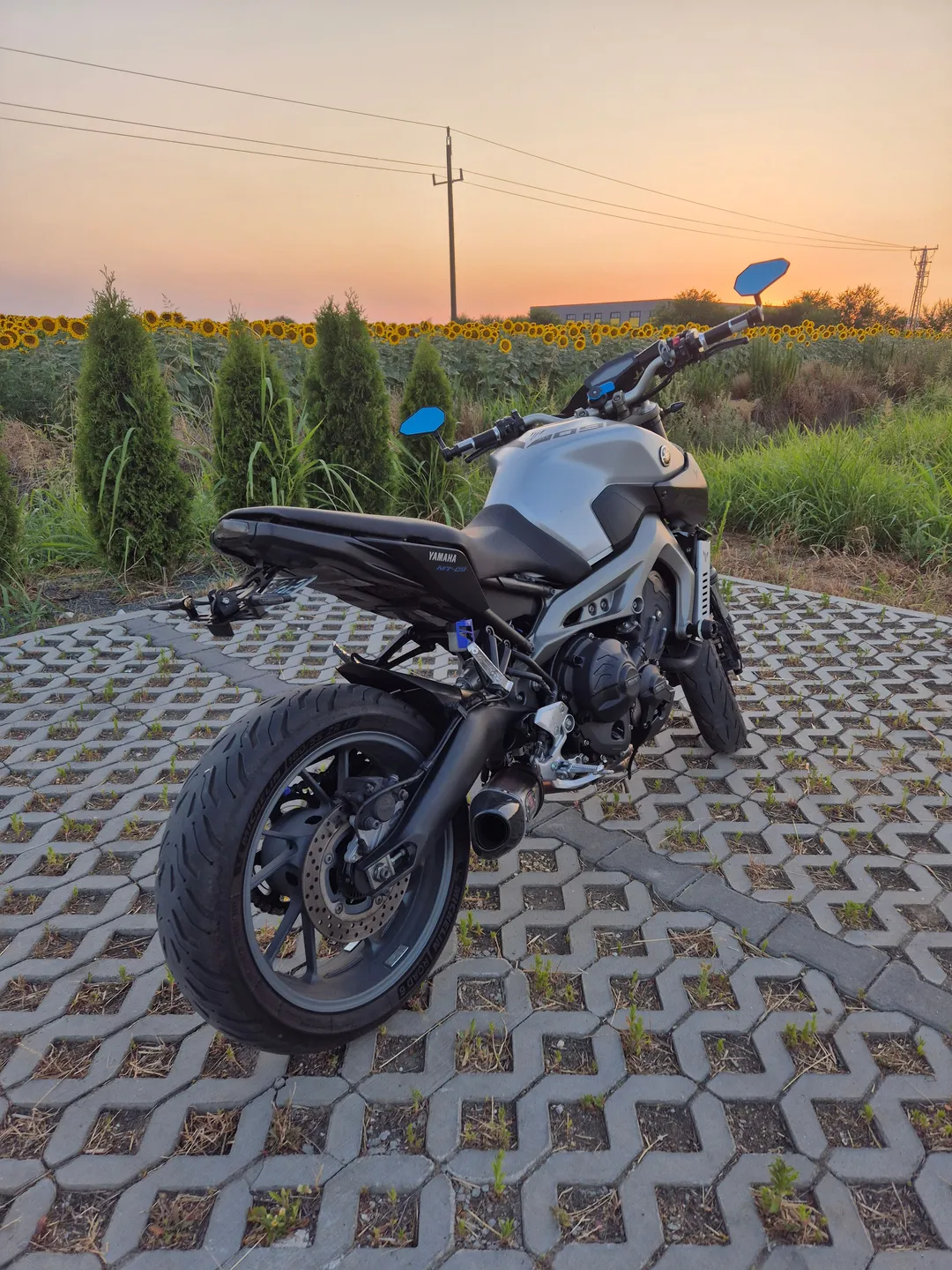 YAMAHA MT-09 2015