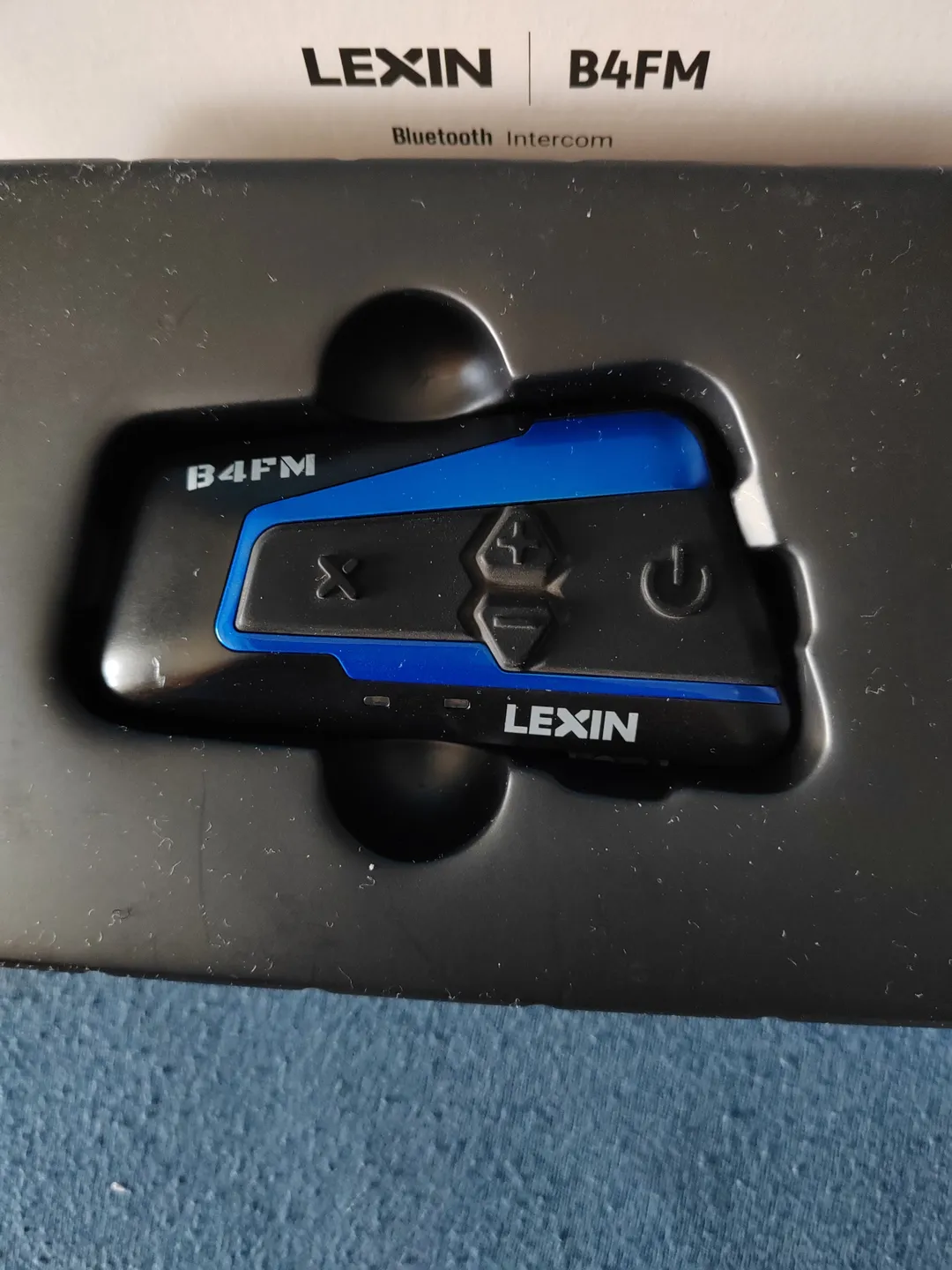Komunikatori Lexin B4FM