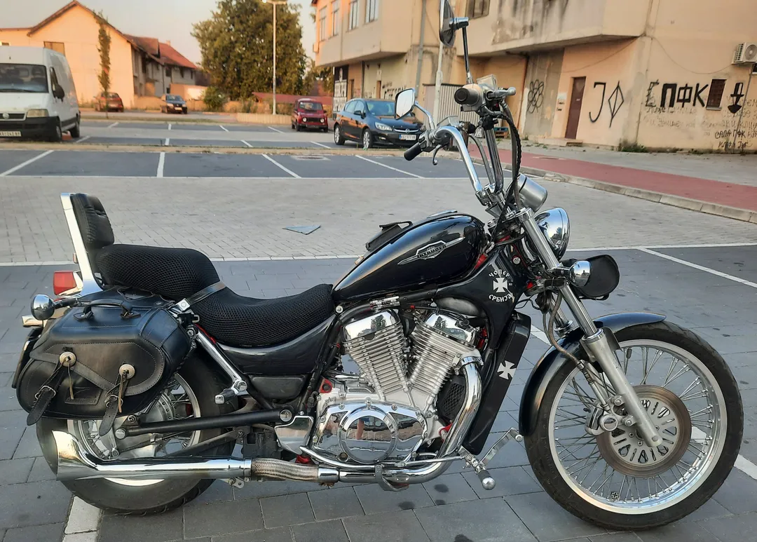 SUZUKI VS 800GL INTRUDER 1995