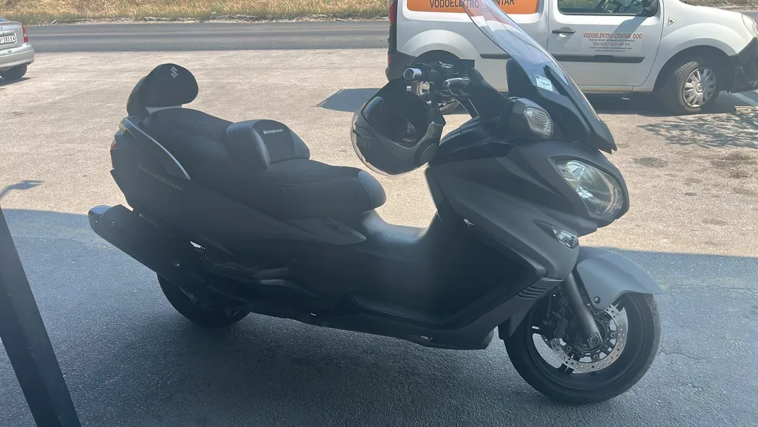 SUZUKI Burgman 650 2014