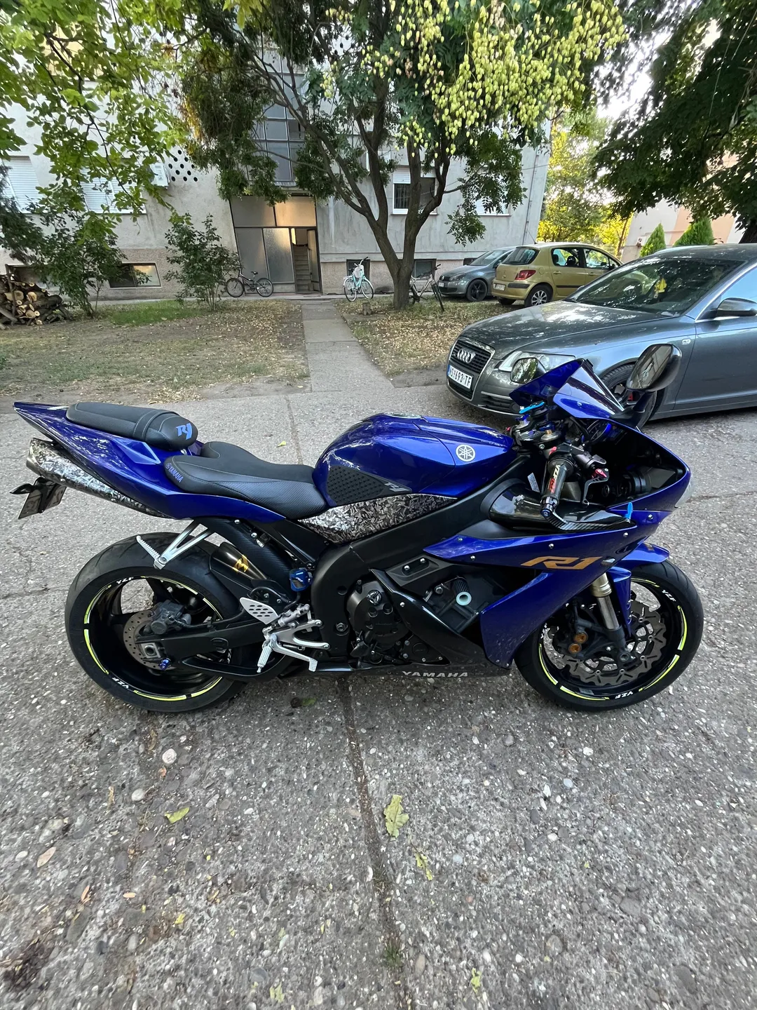 YAMAHA YZF-R1 2004