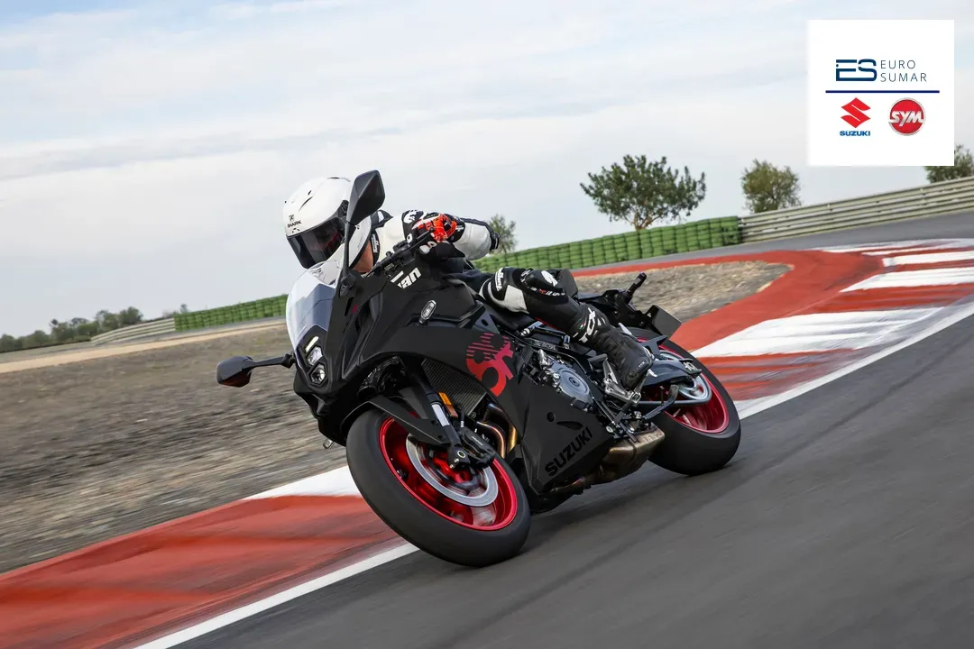 SUZUKI GSX-8R