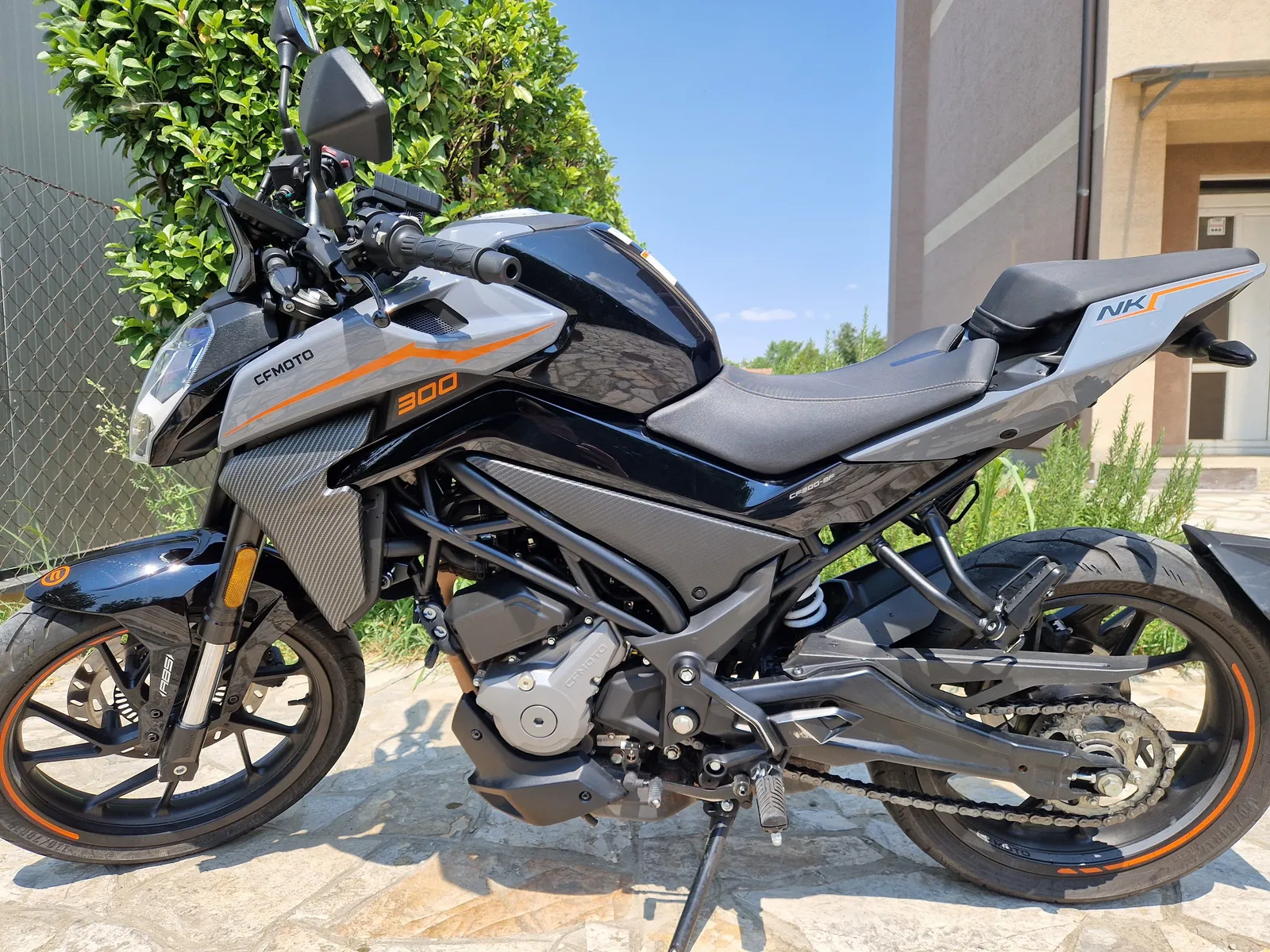 CFMOTO 300 NK