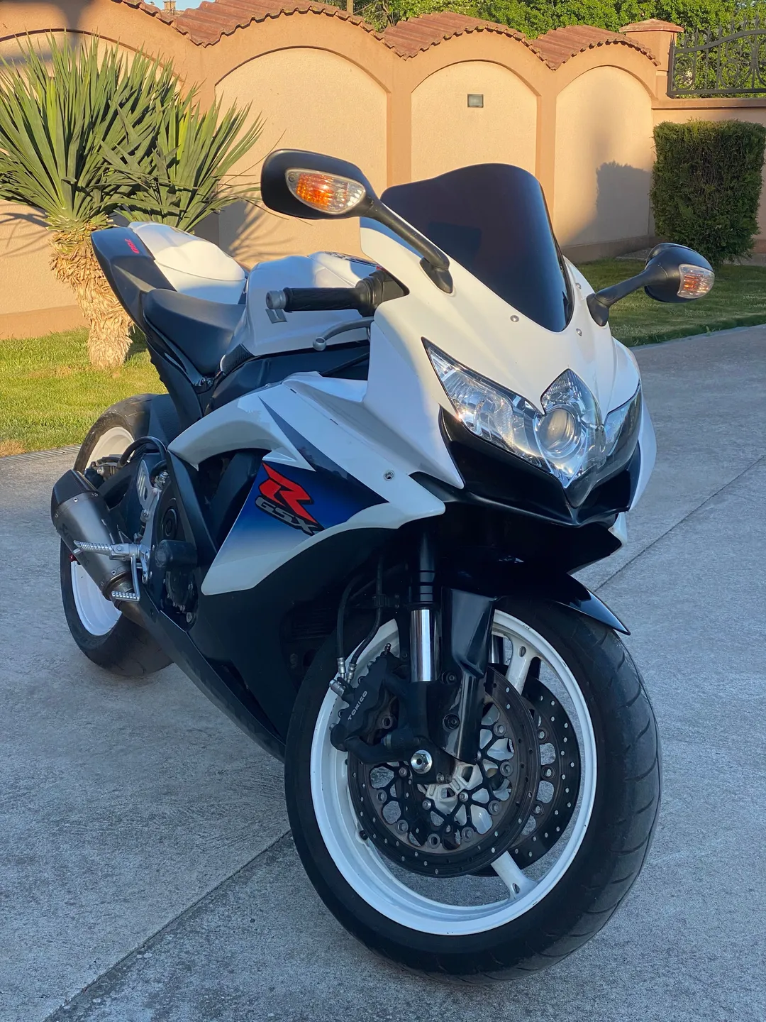 SUZUKI GSX-R750 2010