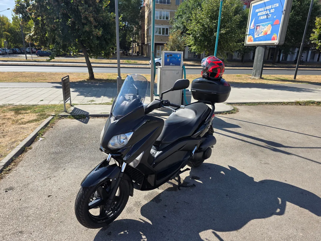 YAMAHA Xmax 250 2012