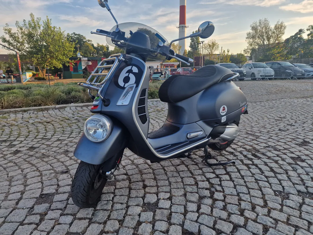 VESPA SEI GIORNI LIMITED EDITION 2021