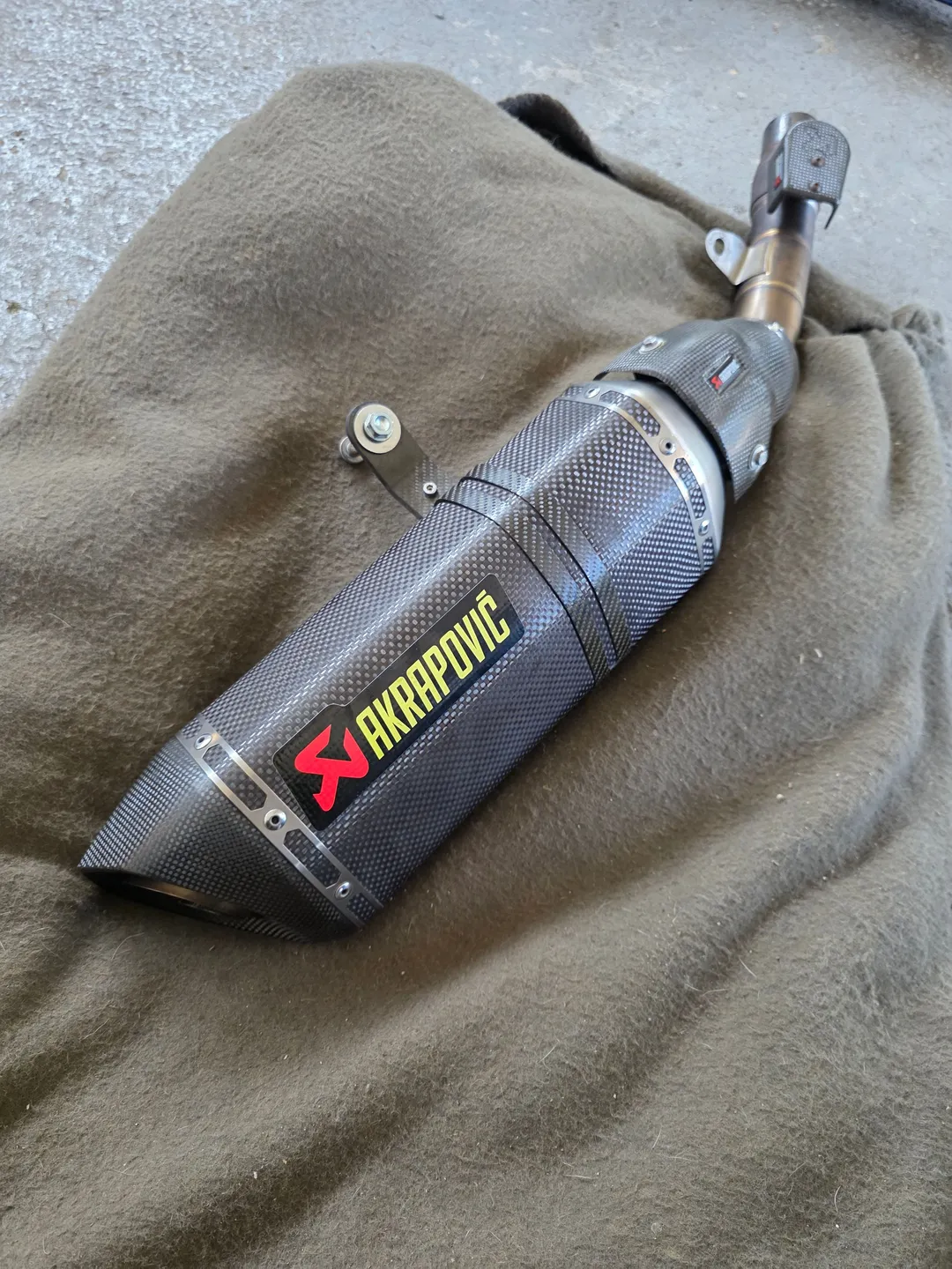 Ostalo Akrapovic Z750 z800