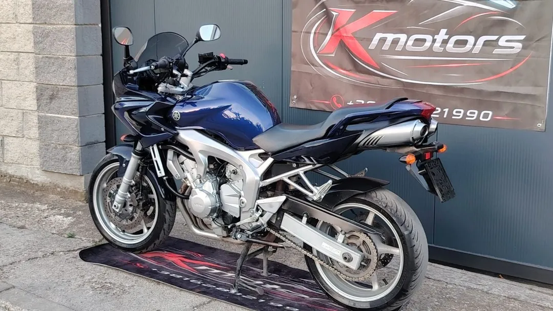 YAMAHA FZ600 FAZER 2004