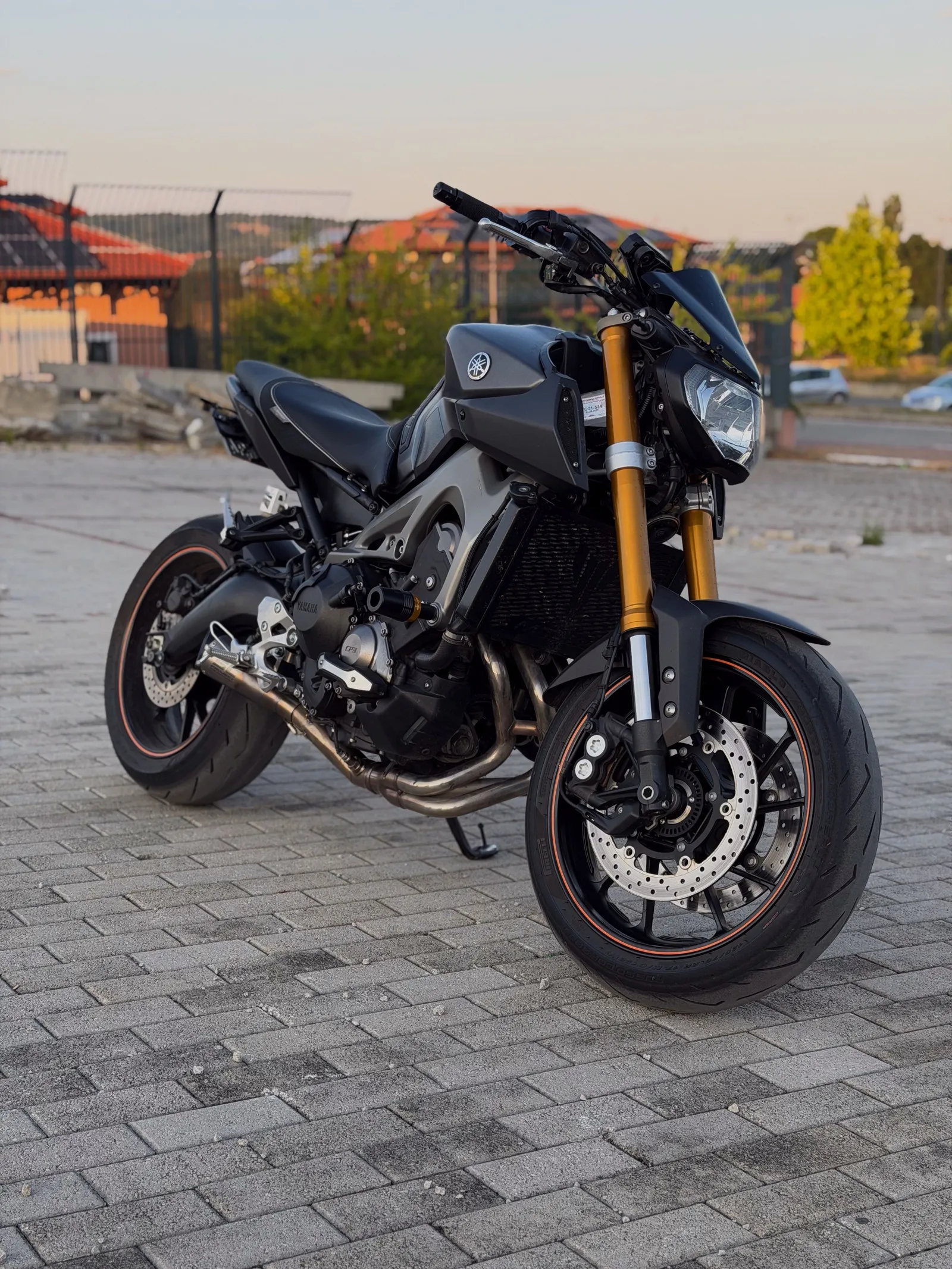 YAMAHA MT-09