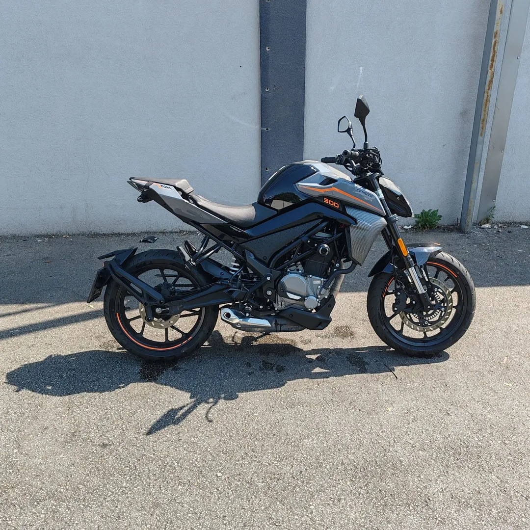CFMOTO 300 NK