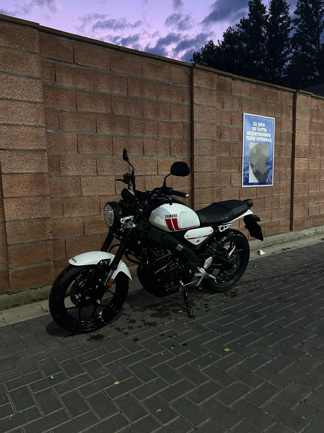 YAMAHA XSR125
