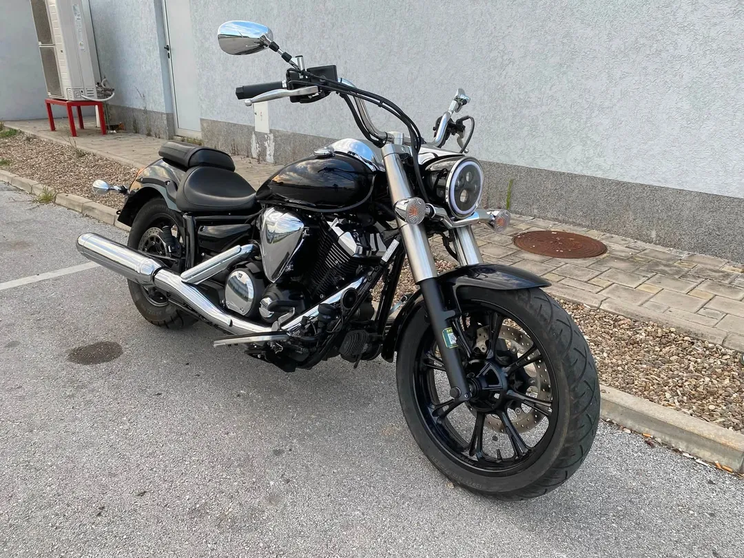YAMAHA XVS950A Midnight Star