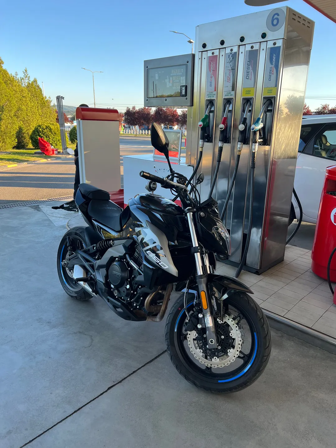 CFMOTO 650 NK