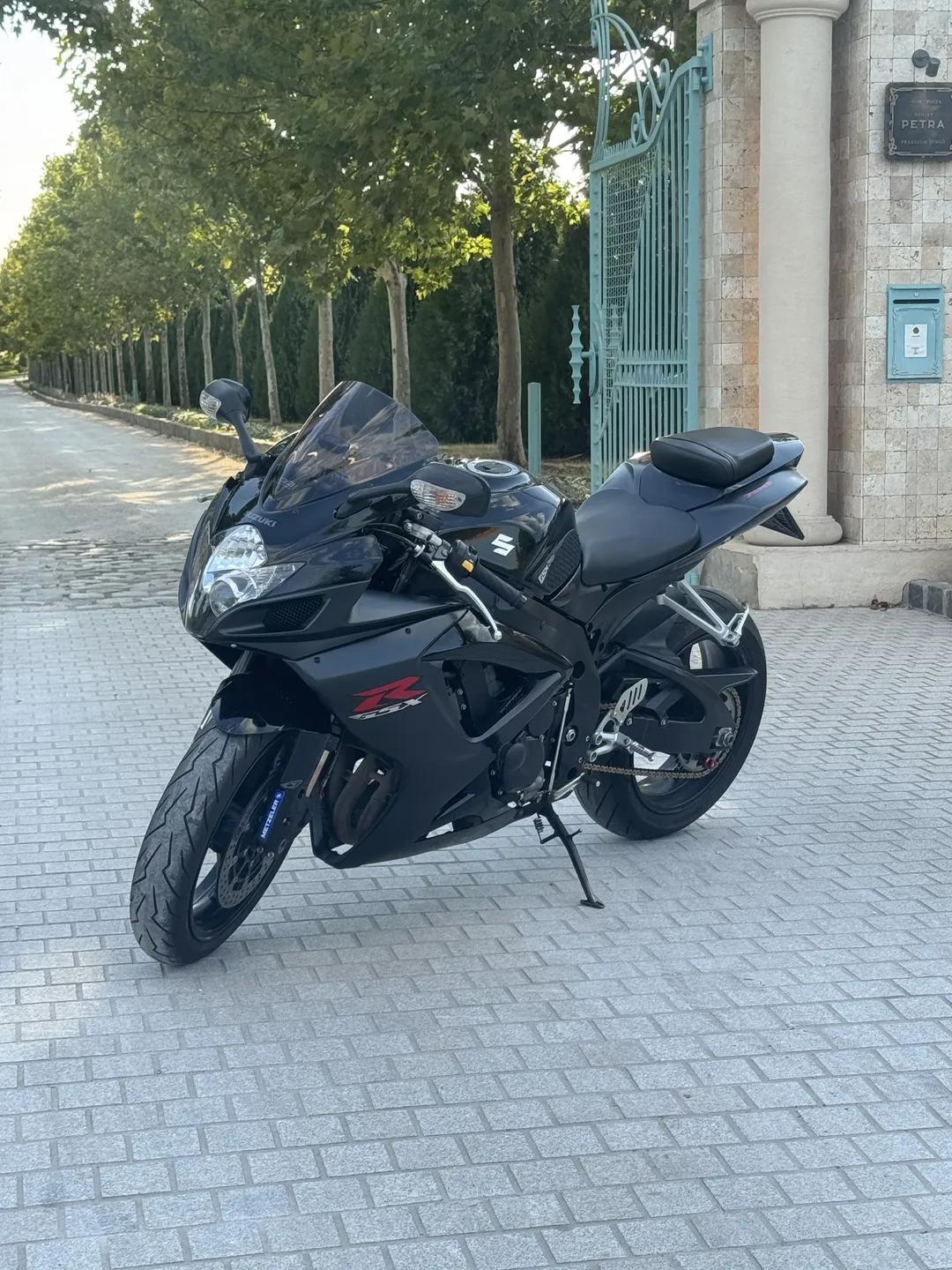 SUZUKI GSX-R750