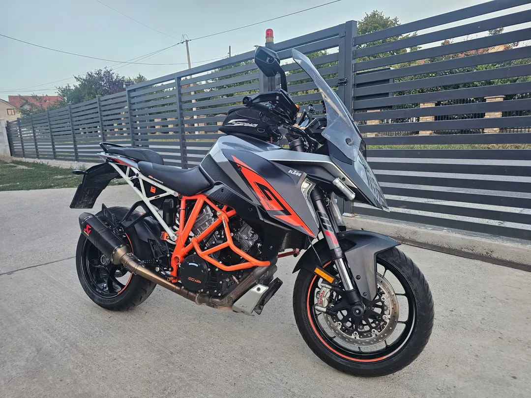 KTM 1290 SUPER DUKE GT