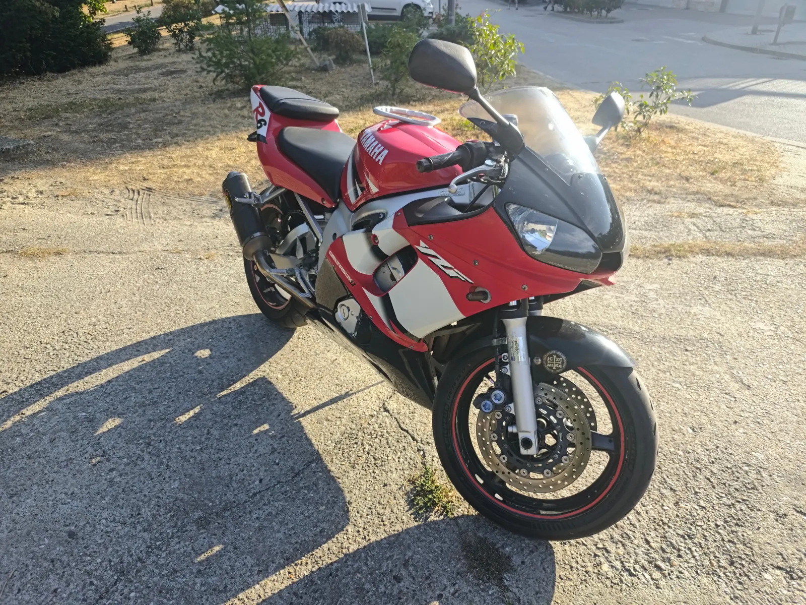 YAMAHA YZF-600R