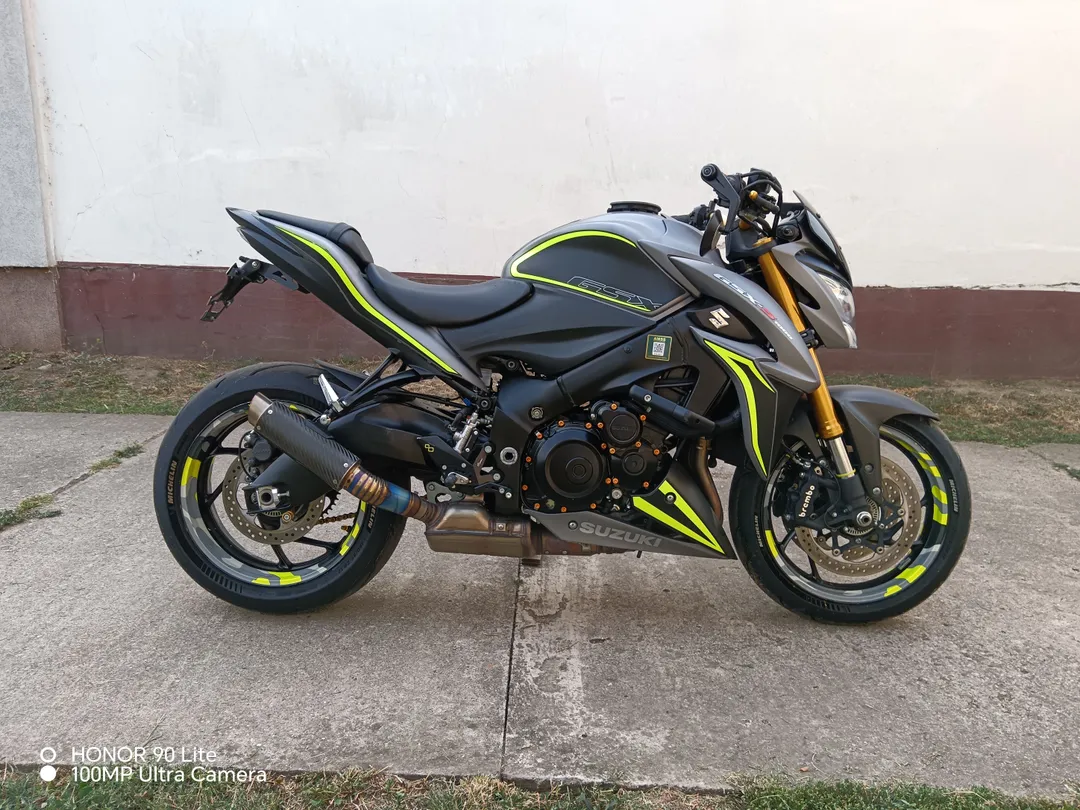 SUZUKI GSX-S1000