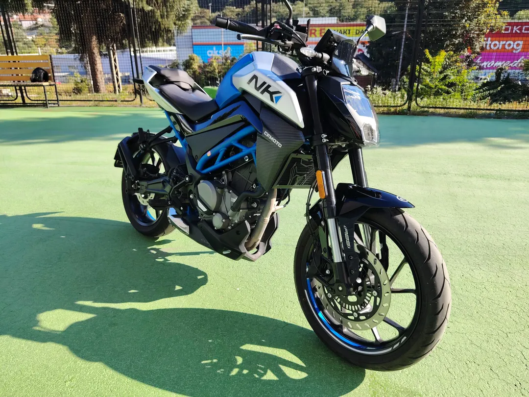 CFMOTO 300 NK