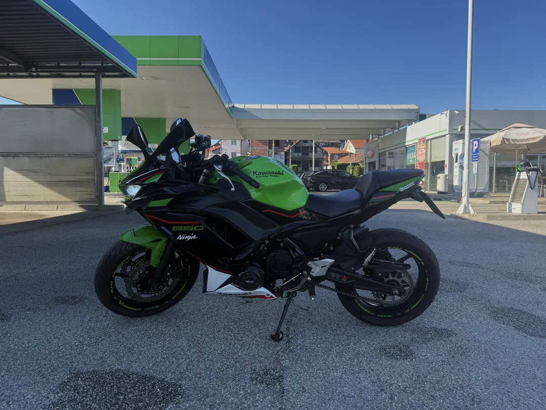 KAWASAKI Ninja 650