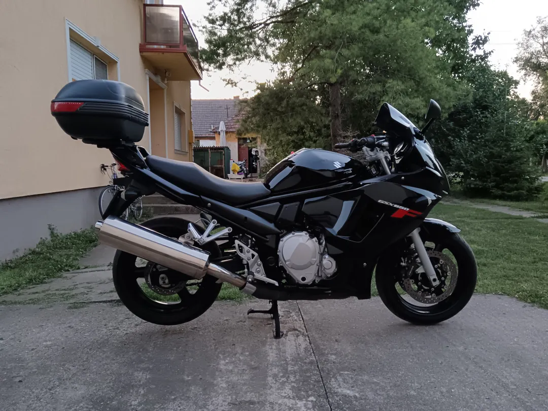 SUZUKI GSX-650F