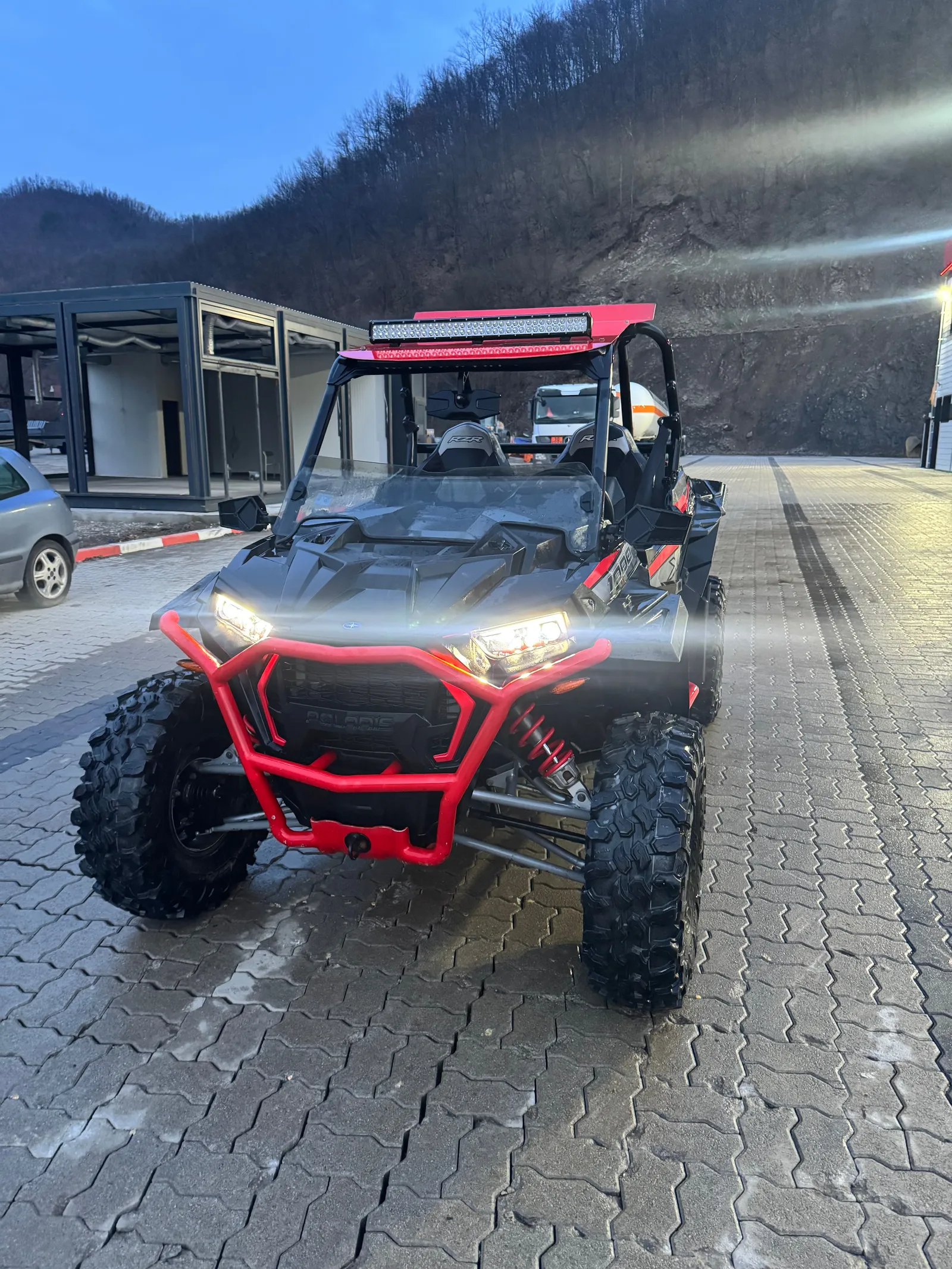 POLARIS RZR 1000