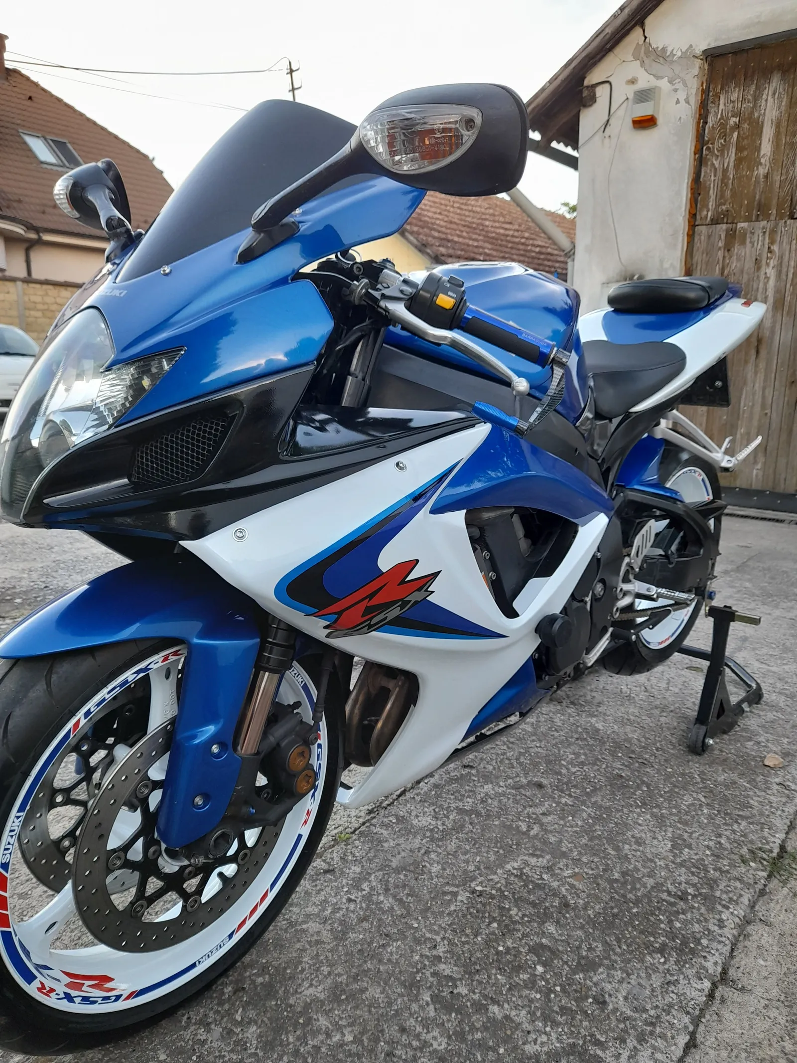 SUZUKI GSX-R600