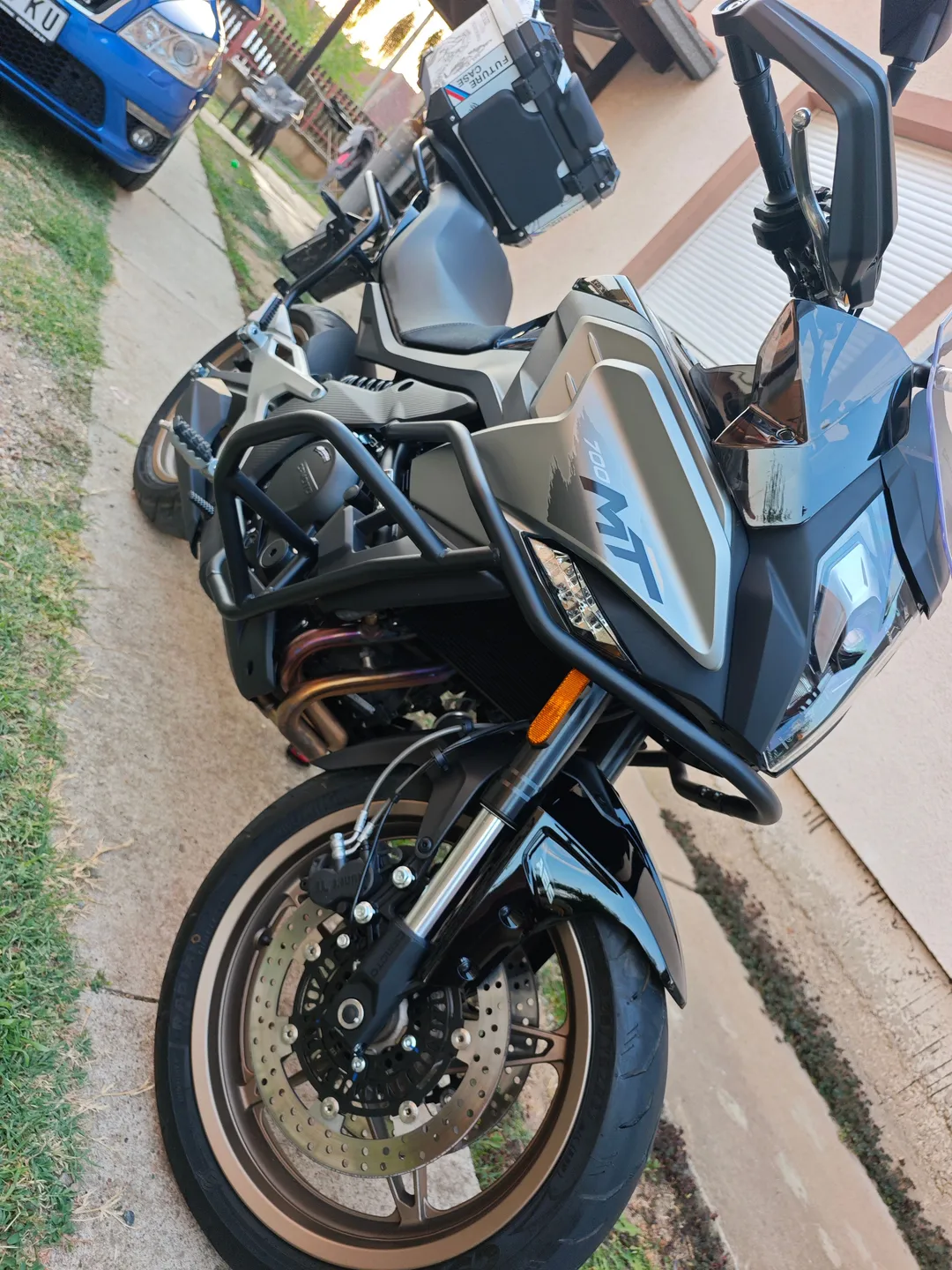 CFMOTO 700 MT