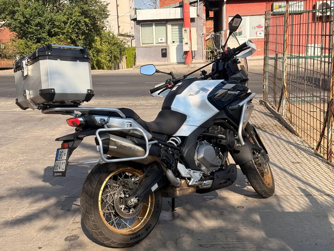 CFMOTO 700 MT