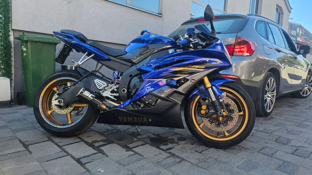 YAMAHA YZF-R6