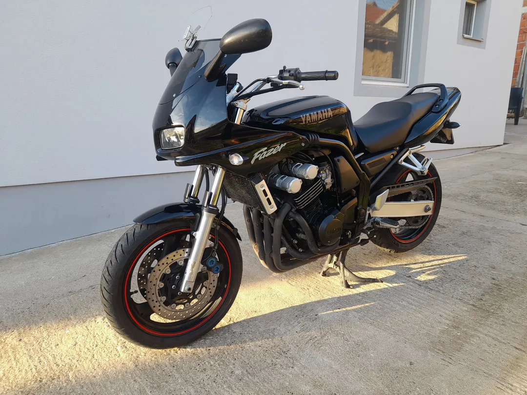 YAMAHA FZS600 Fazer