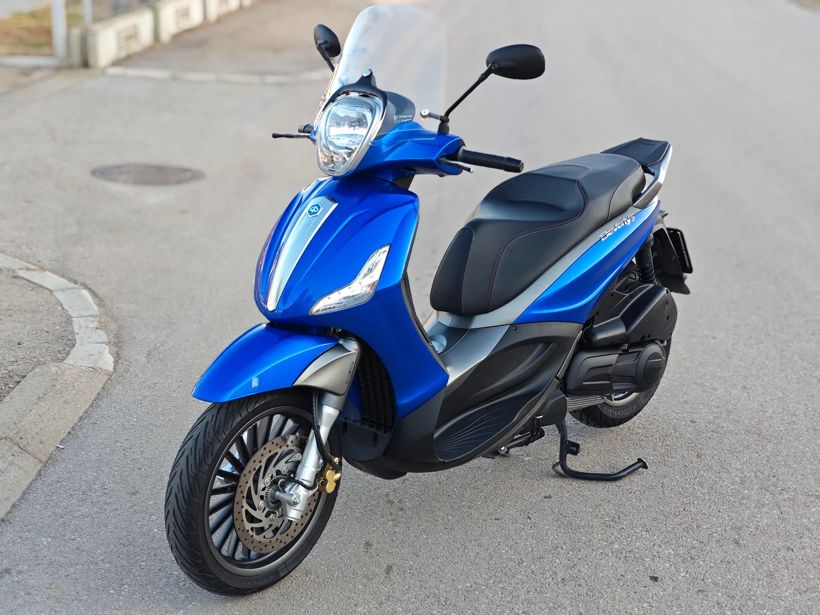 PIAGGIO Beverly 300
