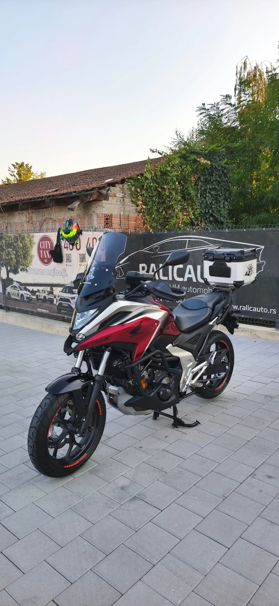 HONDA NC750X DCT