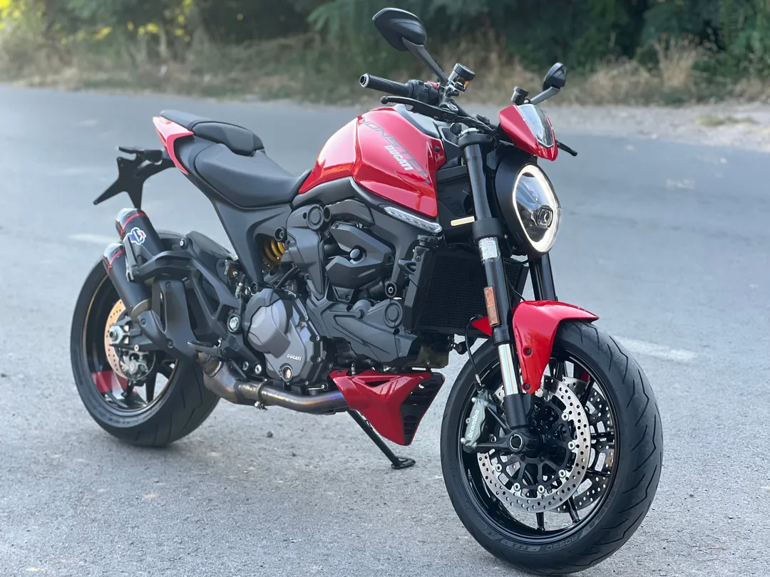 DUCATI Monster 937
