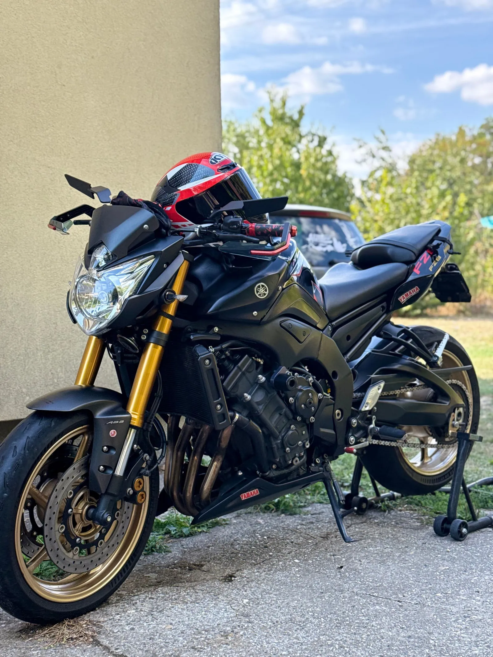 YAMAHA FZ8