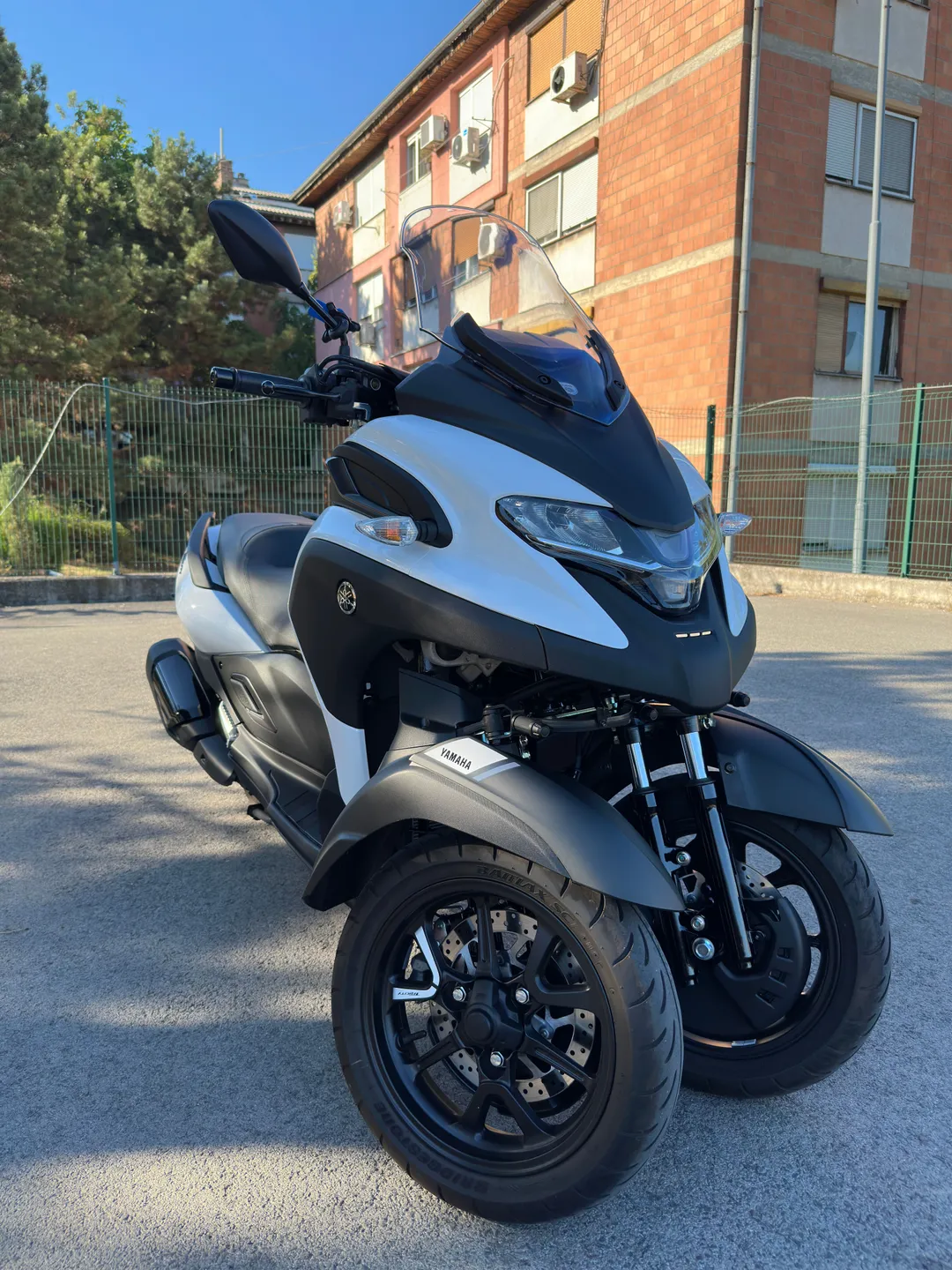YAMAHA Tricity 300