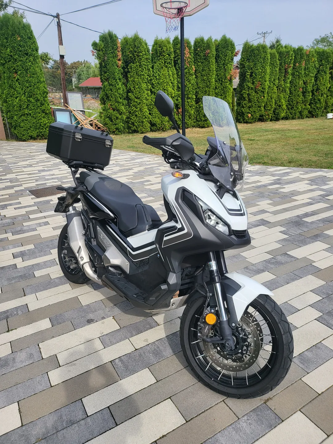 HONDA X-ADV 750