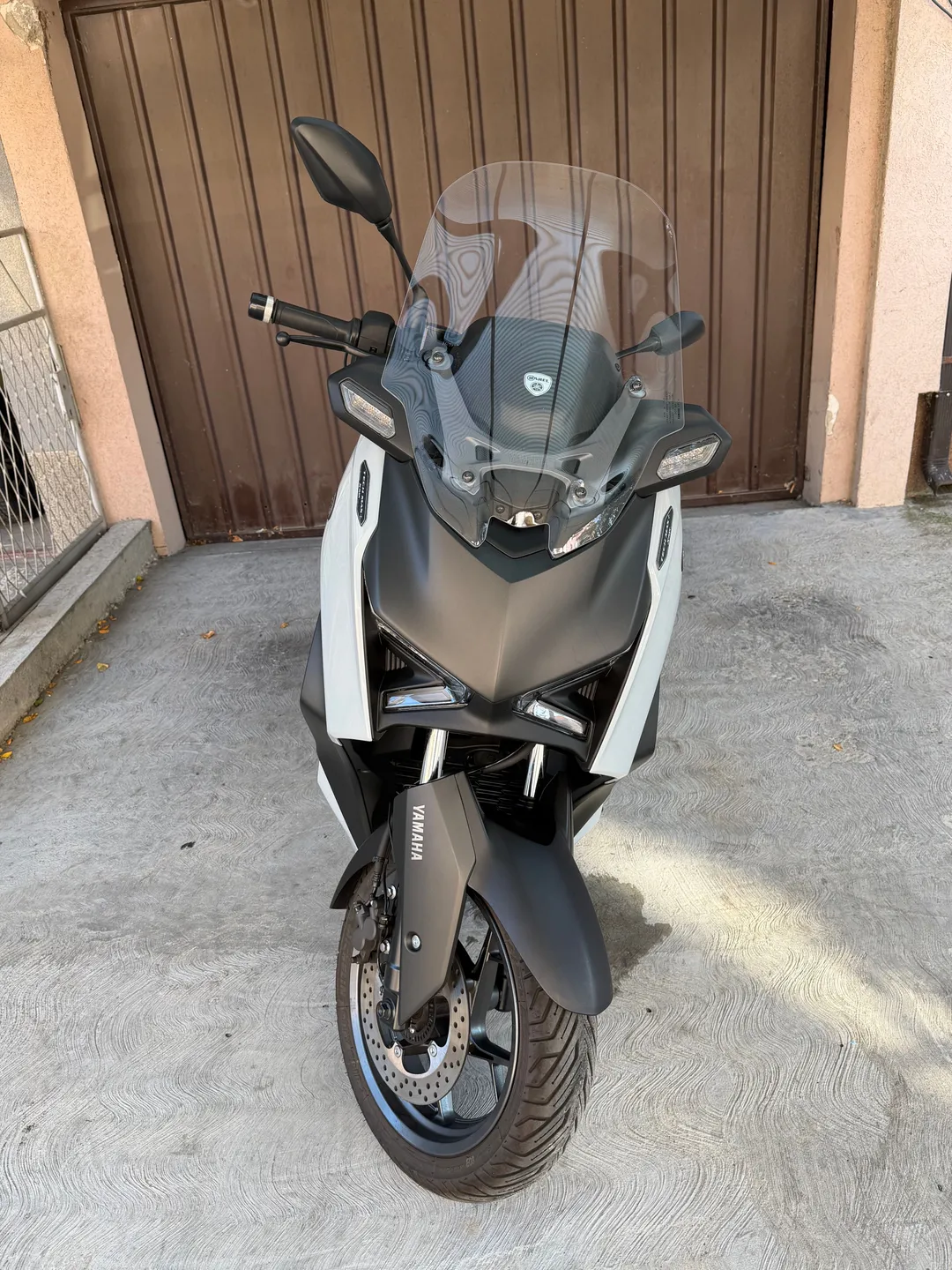 YAMAHA XMAX 300 Tech MAX+