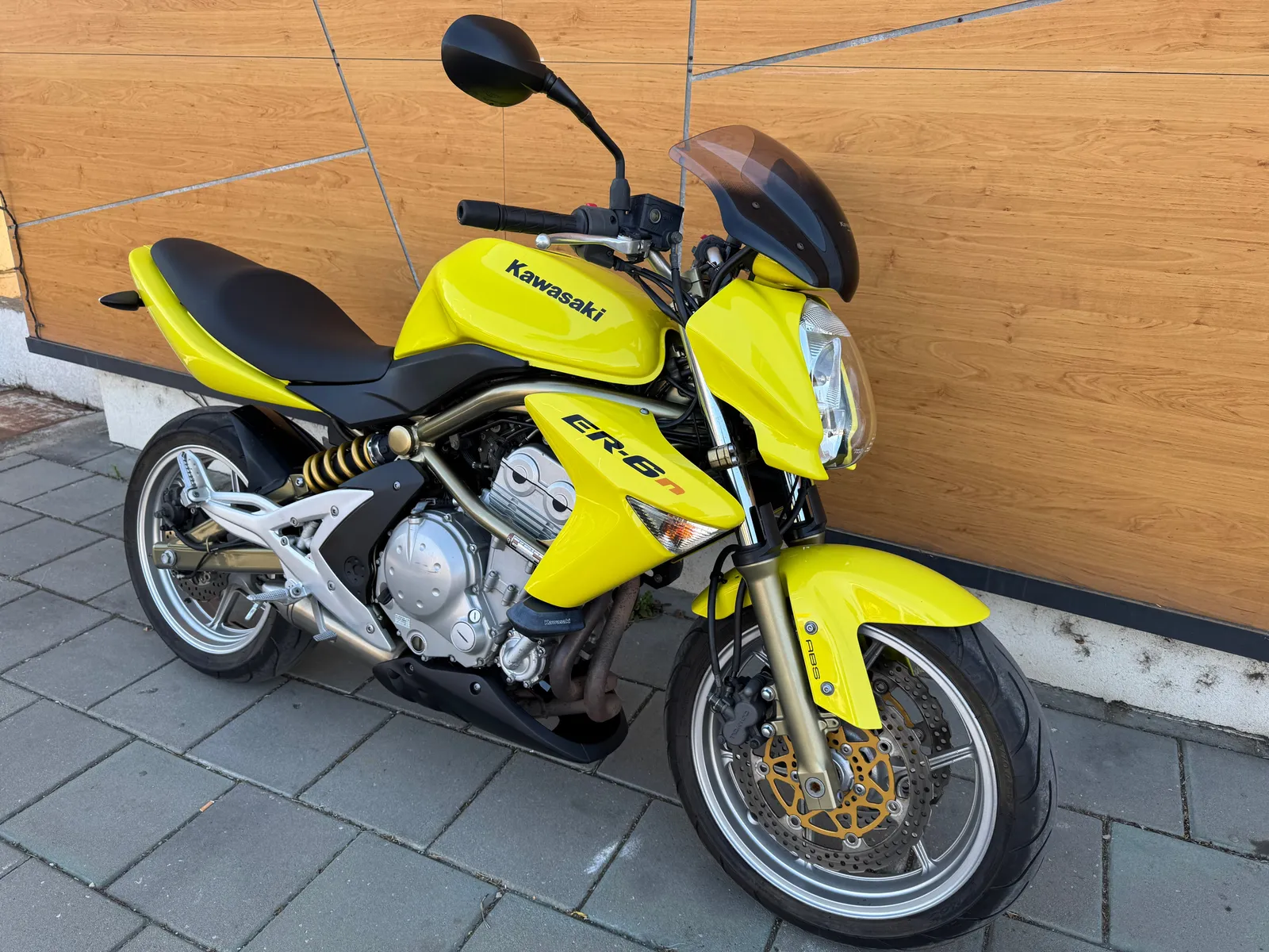 KAWASAKI ER-6n