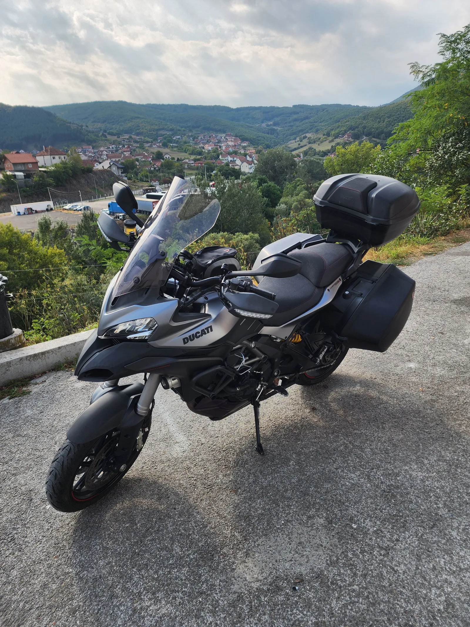 DUCATI Multistrada 1200S
